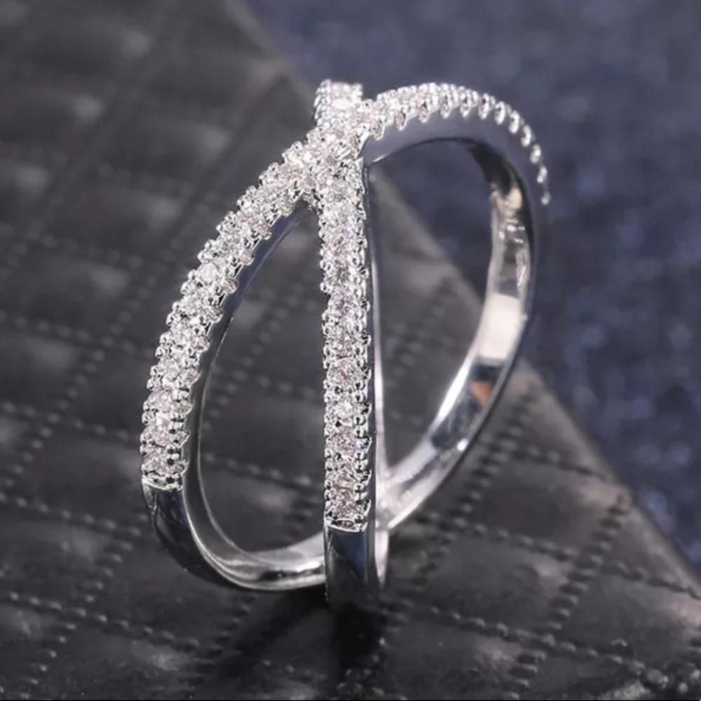 Sterling silver cross ring - Picture 2 of 5